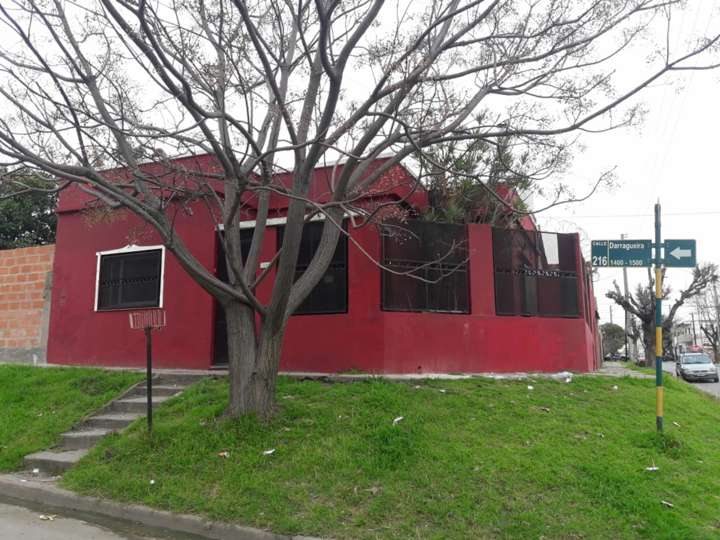 Casa en venta en 216 - José Darragueira, 1500, José León Suárez