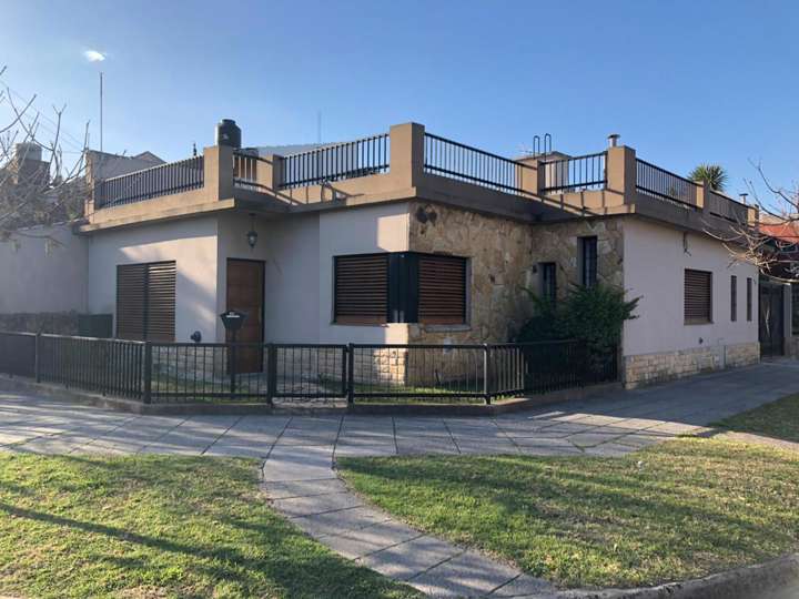 Casa en venta en 841 - Manuela Pedraza, 1987, Martín Coronado