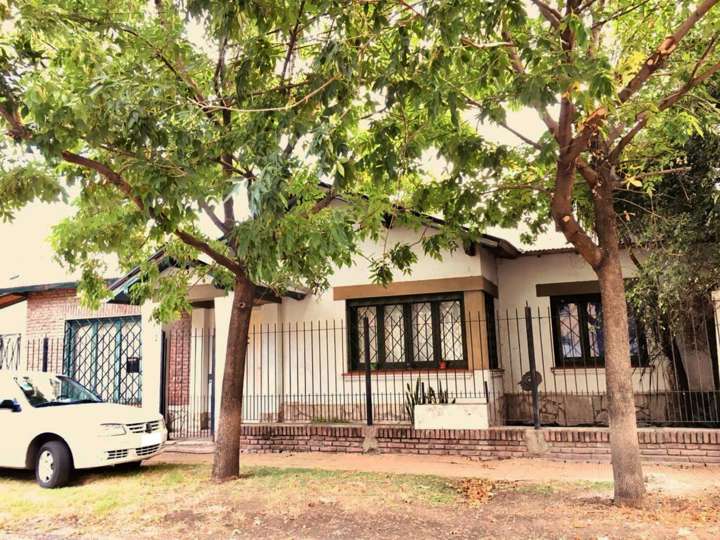 Casa en venta en Doctor Javier Muñiz, 235, Buenos Aires