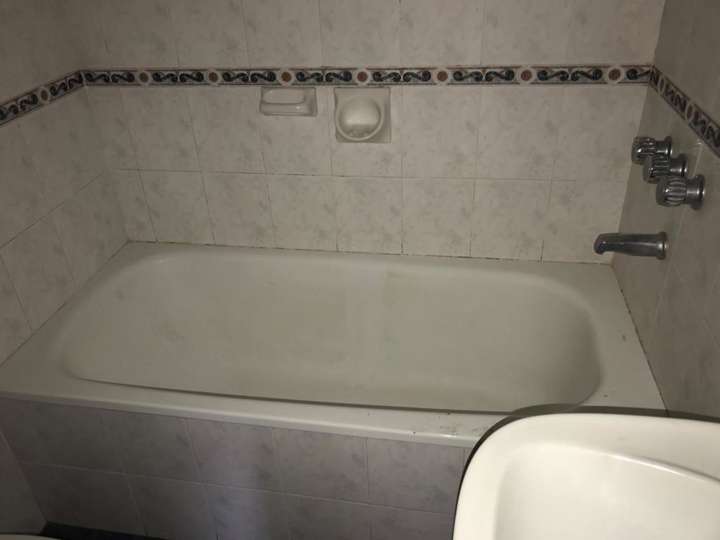 Departamento en venta en Avenida Hipólito Yrigoyen, 722, Buenos Aires