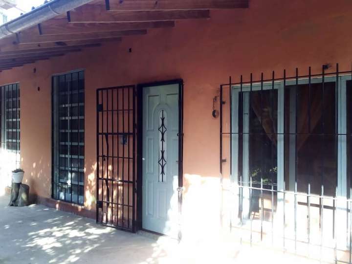 Casa adosada en venta en General Luis María Campos, La Reja