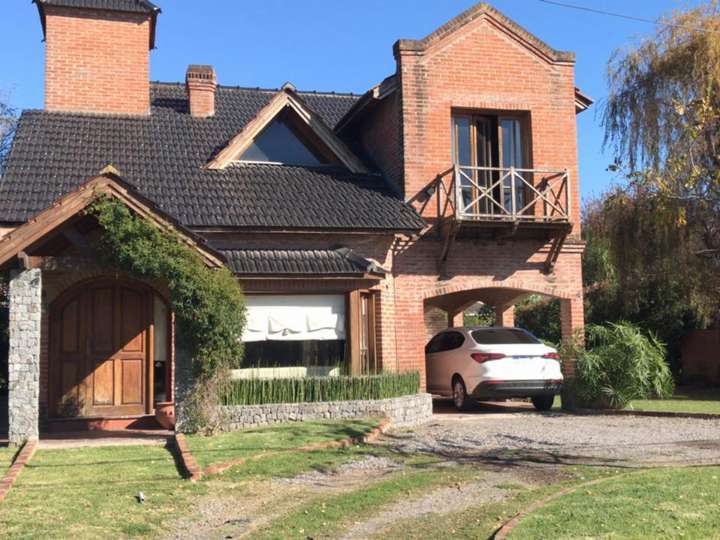 Casa en venta en Almafuerte, Francisco Álvarez