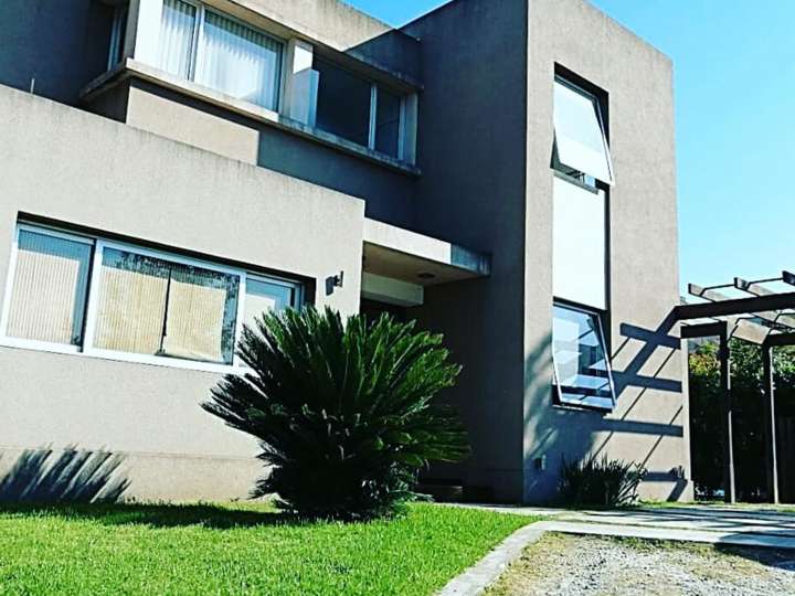 Casa en venta en Partido de Ituzaingó, Villa Udaondo