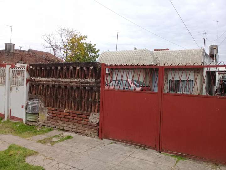 Casa en venta en 208 - San Cayetano, 1627, José León Suárez