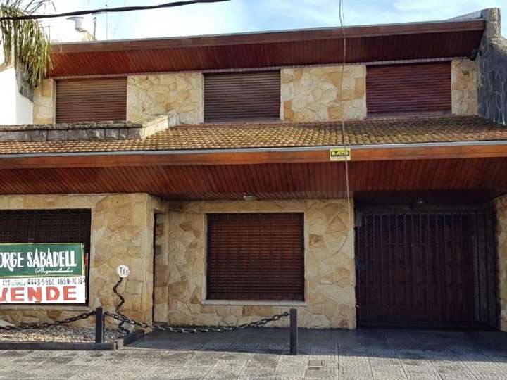 Casa en venta en José Equiza, Buenos Aires