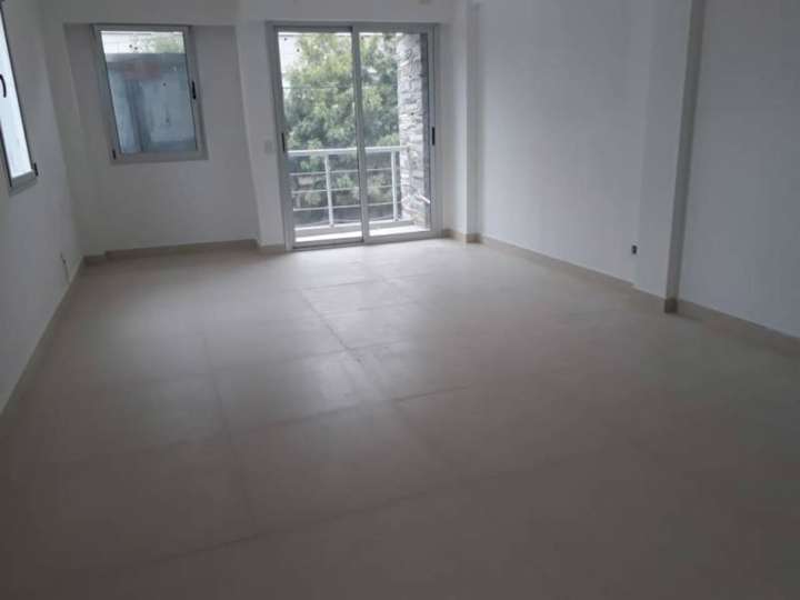 Oficina en alquiler en 3 de Febrero, Pilar