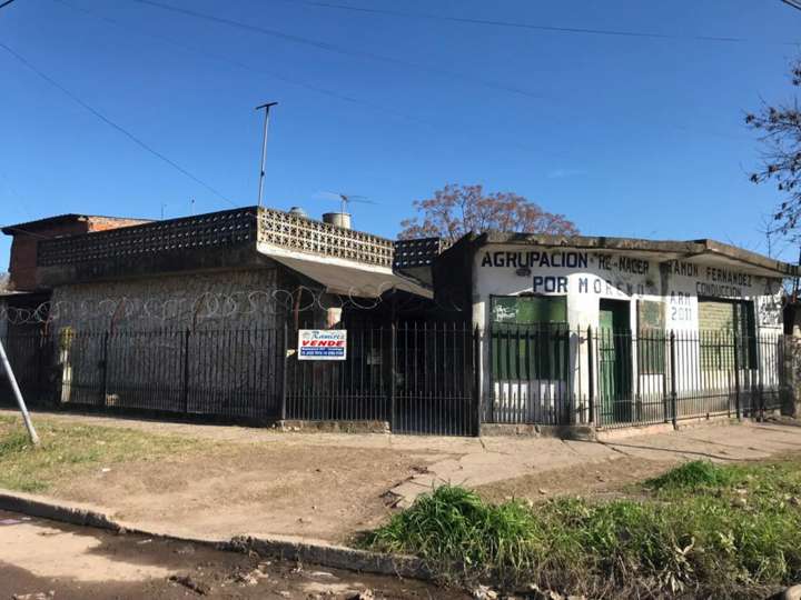 Casa en venta en Lisandro de la Torre, Buenos Aires