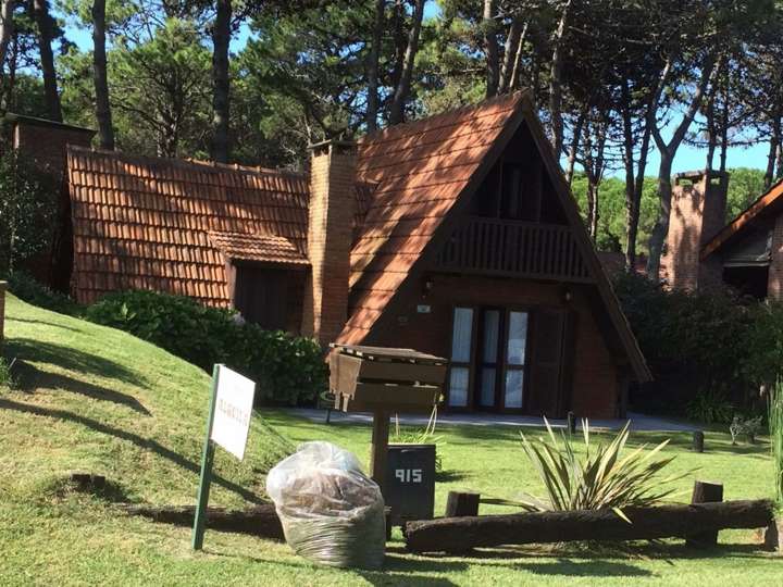 Casa en venta en Del Jilguero, Pinamar