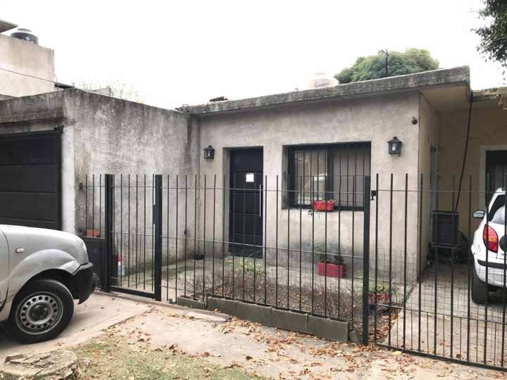 Casa en venta en Cura Brochero, 1301, Buenos Aires