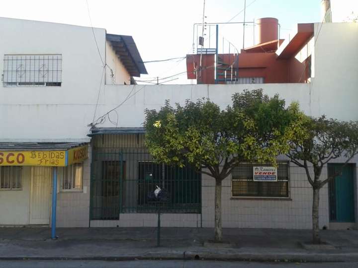 Casa en venta en Comandante Granville, 799, Buenos Aires