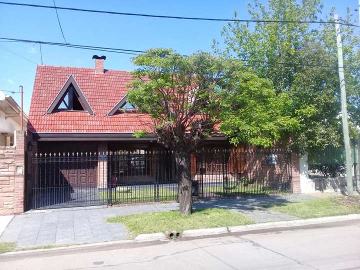 Casa en venta en Don Segundo Sombra, Buenos Aires