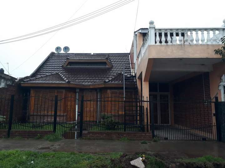 Departamento en venta en Juan Cruz Varela, Buenos Aires