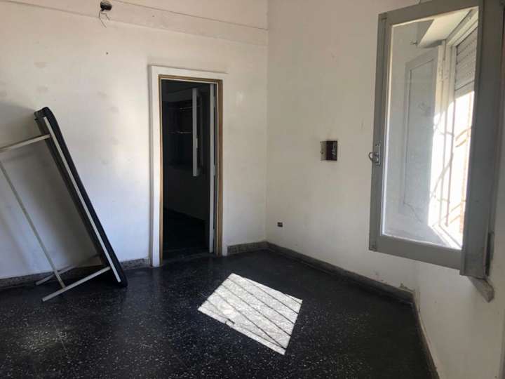 Edificio en venta en Eduardo Costa, 599, Lomas del Mirador