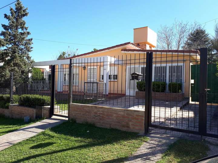 Casa en venta en Avenida 9 de Julio, Villa Carlos Paz