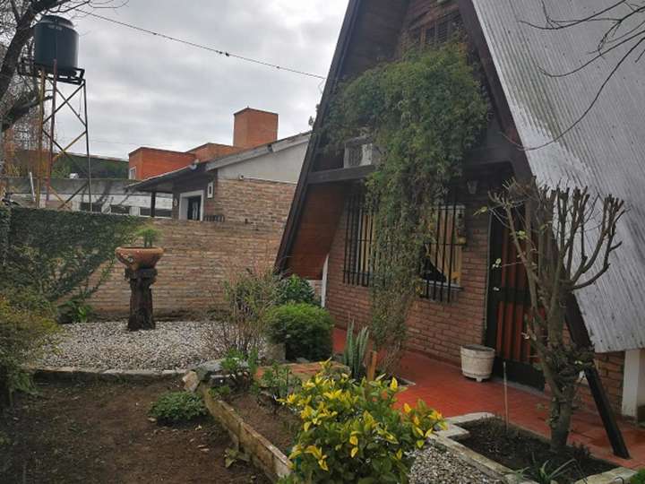 Casa en venta en Sarratea, 749, Santa Fe