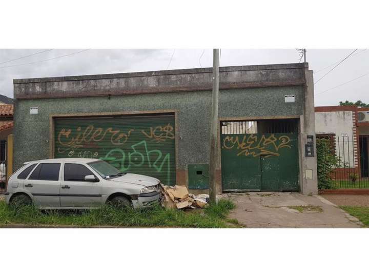 Comercial / Tienda en venta en Soldado Conscripto Roberto D'Errico, 418, Paso del Rey