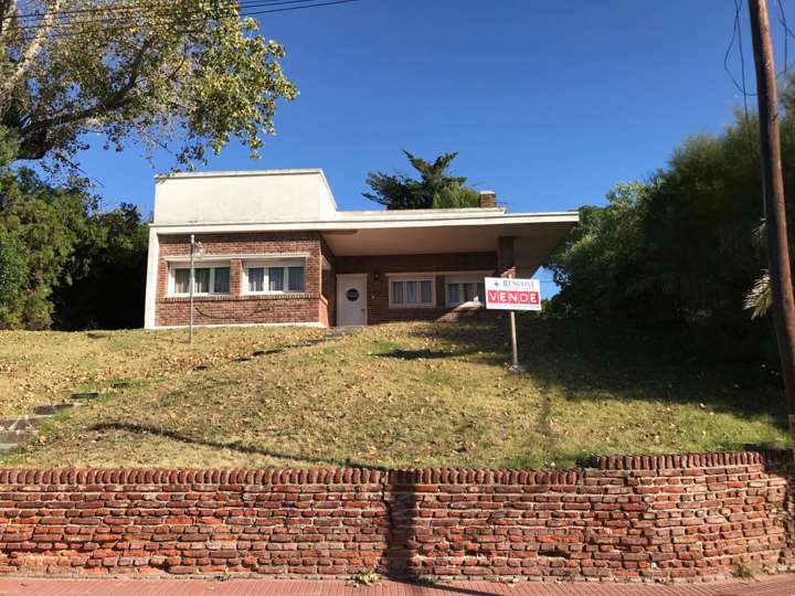 Casa en venta en Esteban Dufaur, Buenos Aires