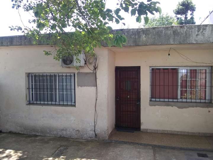 Casa en venta en 63 - General Frías, 8195, José León Suárez