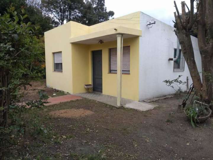 Casa en venta en Calle 239, General Belgrano