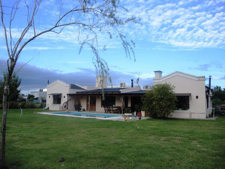 Casa en venta en Bernardino Rivadavia, Buenos Aires