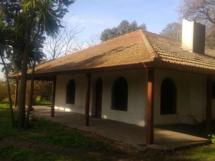 Casa adosada en venta en Avenida Eva Perón, 13895, La Capilla