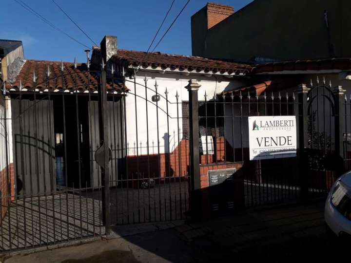 Casa en venta en Mendoza, 357, Ezpeleta
