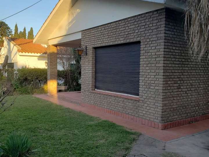 Casa en venta en Avenida Córdoba, 1698, Funes