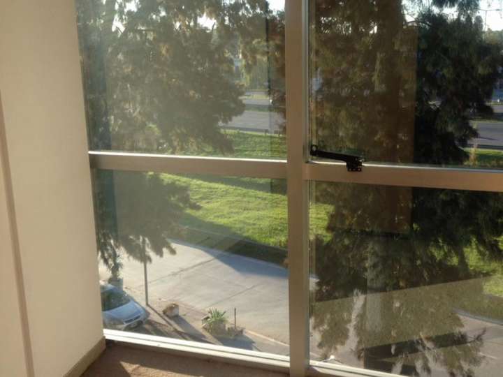 Departamento en alquiler en Los Almendros, Buenos Aires