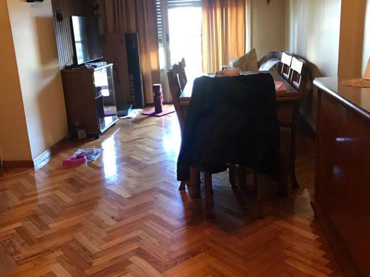 Departamento en venta en Avenida Rivadavia, Ciudad Autónoma de Buenos Aires