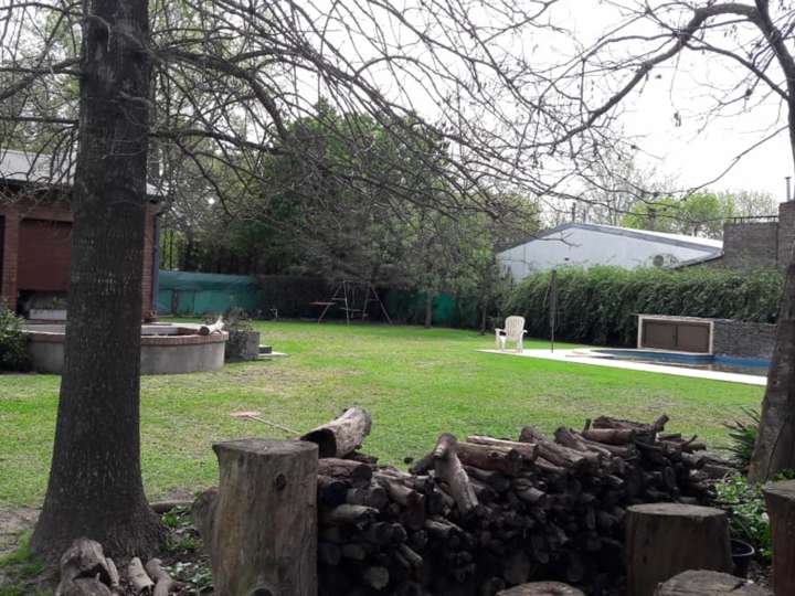 Casa en venta en Luis Federico Leloir, 1000, Funes