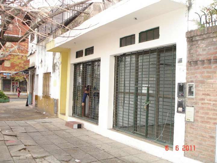 Comercial / Tienda en alquiler en Miralla, 2800, Ciudad de Buenos Aires