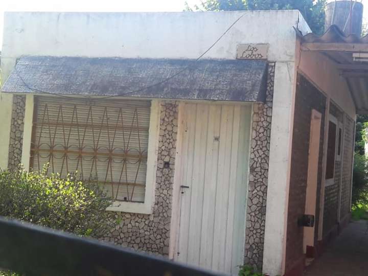 Casa en venta en Avenida Alfonsina Storni, La Reja