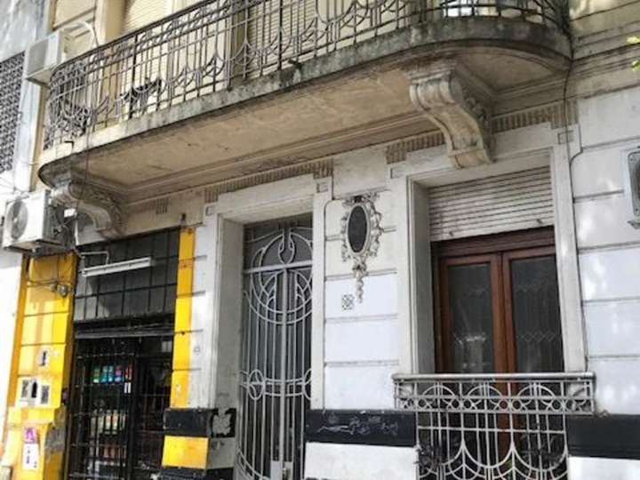 Casa en venta en Castro Barros, 1100, Ciudad Autónoma de Buenos Aires
