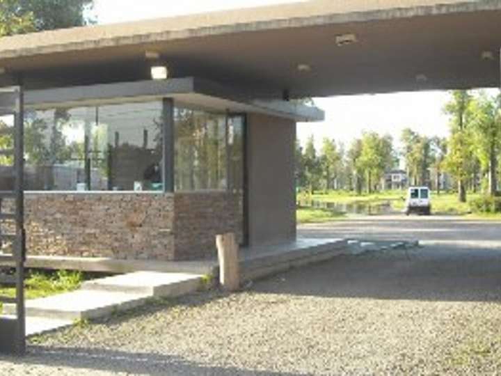 Terreno en venta en Remedios de Escalada de San Martín, Buenos Aires