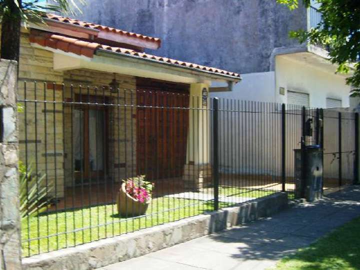 Casa en venta en General Mariano Necochea, Hurlingham