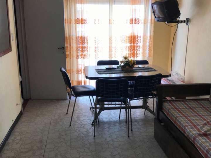 Departamento en alquiler en Avenida Argentina, Buenos Aires