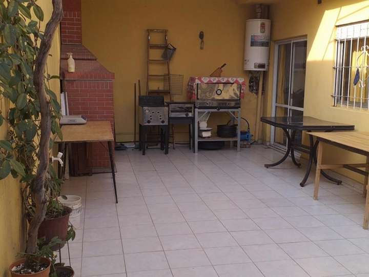 Edificio en venta en Entre Ríos, 480, Villa Luzuriaga