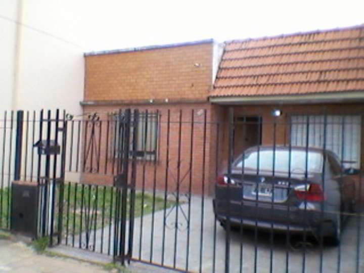 Casa en venta en Bayle, Haedo