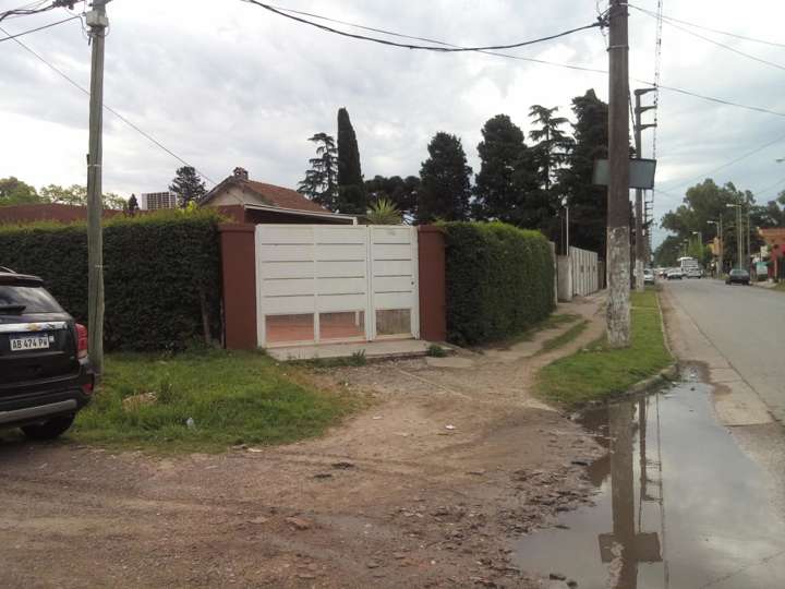 Casa en venta en Lisandro de la Torre, Tortuguitas