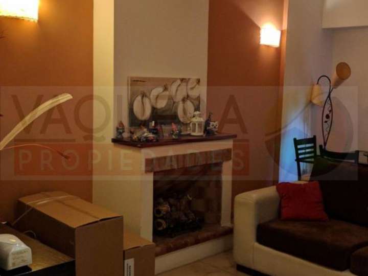 Edificio en venta en 3 de Febrero, Victoria