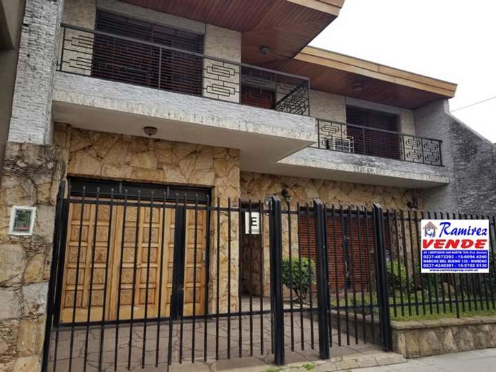 Casa en venta en 821 - San Lorenzo, 1102, Villa Bosch