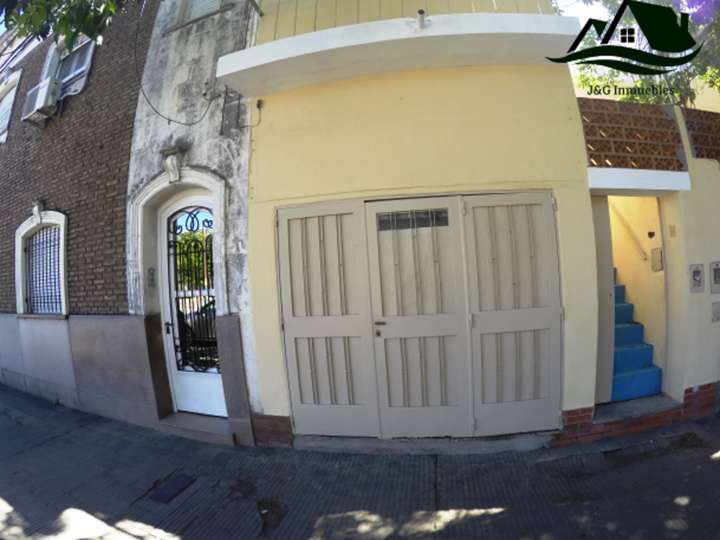 Casa en venta en Avenida Génova, 1796, Santa Fe