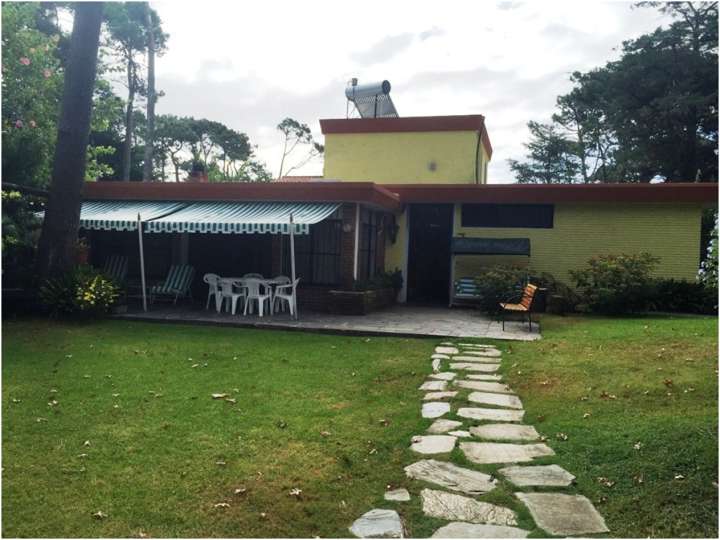 Casa en venta en Avenida París, Punta Del Este
