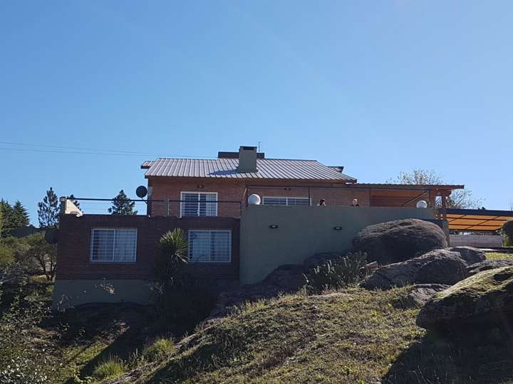 Casa en venta en Avenida 9 de Julio, 7, Villa Carlos Paz