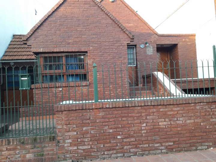 Casa en venta en Corrientes, 1201, Buenos Aires