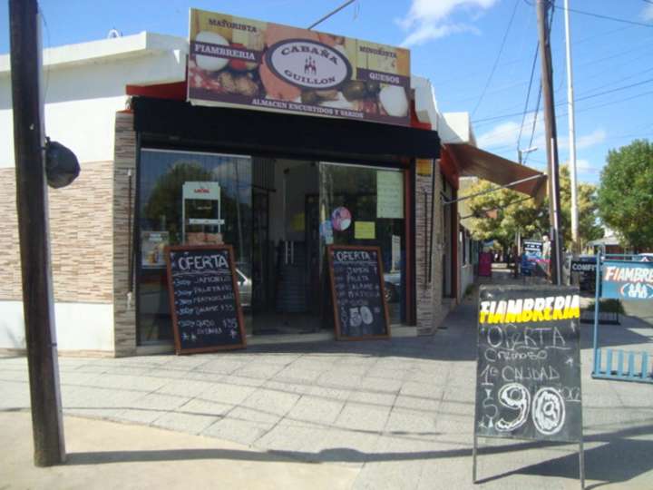 Comercial / Tienda en alquiler en José Hernández, 595, Luis Guillón