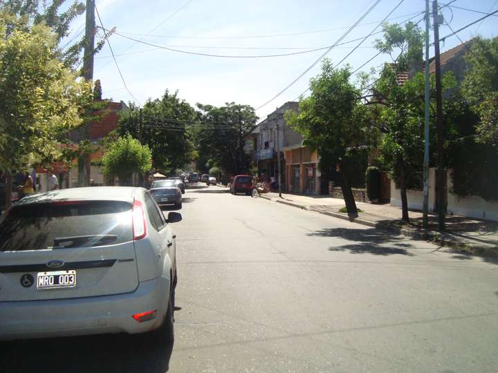 Comercial / Tienda en alquiler en Eugenio de Burzaco, 420, Burzaco