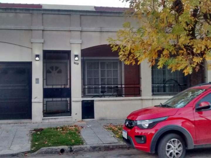 Casa en venta en Jujuy, 901, Villa Luzuriaga