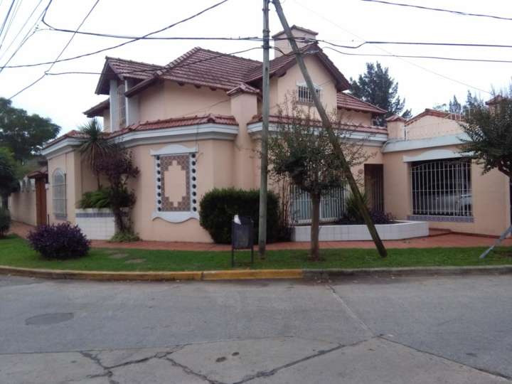 Casa en venta en Parral, Buenos Aires