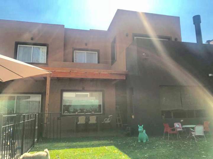 Casa en venta en Los Jazmines, 2303, Ingeniero Maschwitz